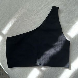 Asymmetrical sports bra